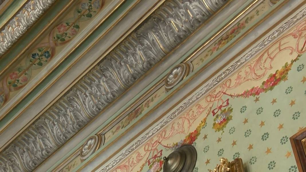 Atatürk'ün hayata gözlerini yumduğu Dolmabahçe Sarayı'ndaki odası ziyaretçilerini bekliyor 24